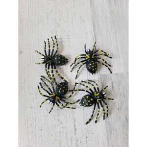 Yellow spotted spider tarantula set Halloween decor scary